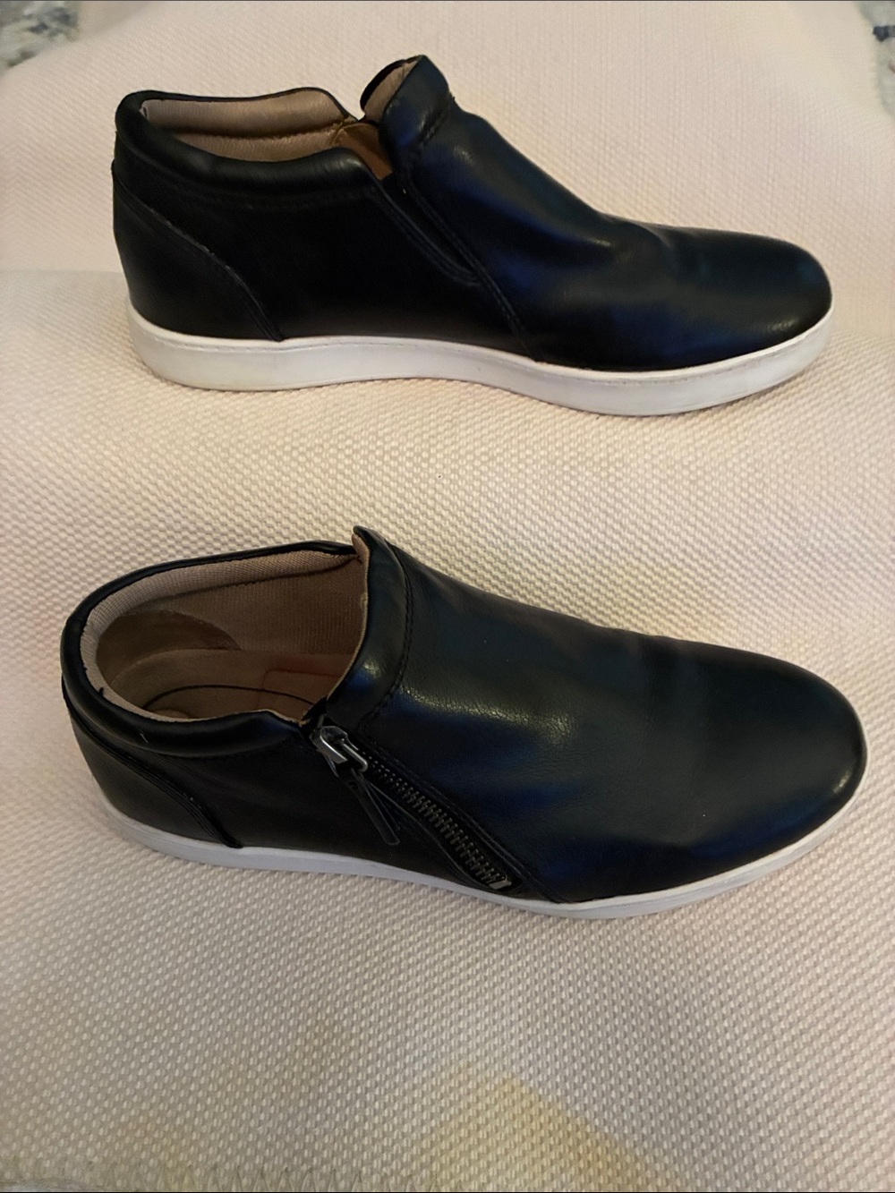 LifeStride Eden Men's Black Leather Slip-On Sneakers w/ Side Zip